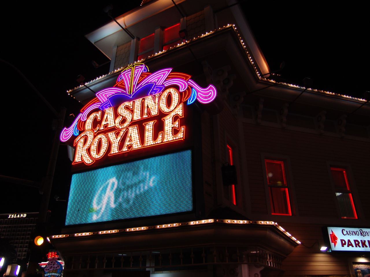 Casino_Royale__hotel.jpg